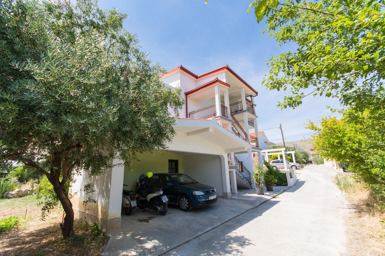 Apartment Lorenzo Trogir Exterior foto